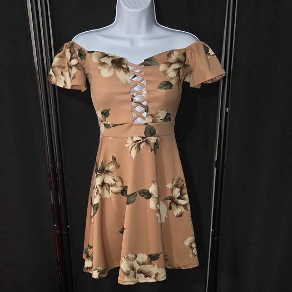 Charlotte Russe Dresses & Skirts - Charlotte Russe Tan Floral Off-Shoulder Lace-Up Skater Dress